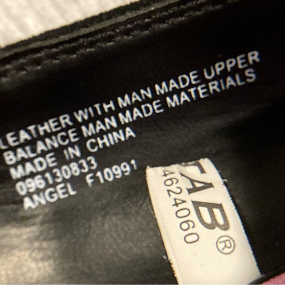 EUC ISAAC MIZRAHI for Target Black suede and patent pumps. Size 9.5.  3 in heel - Picture 12 of 14